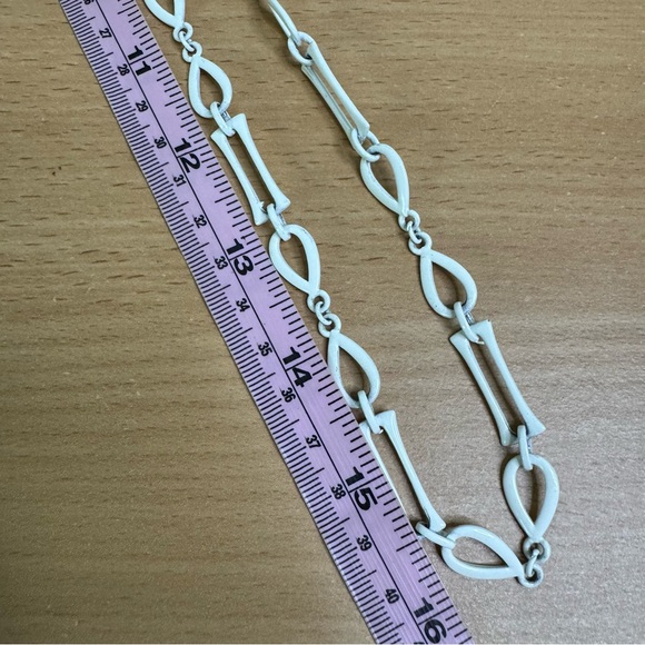Vintage White Geometric Metal Link Necklace 32” - Picture 4 of 10